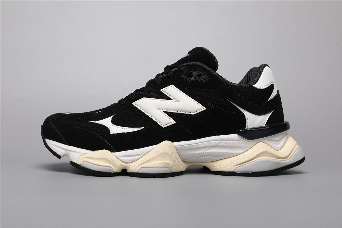 9060 Black / White Sneakers