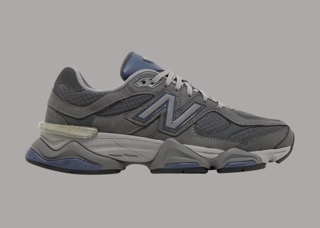 9060 Castlerock Sneakers