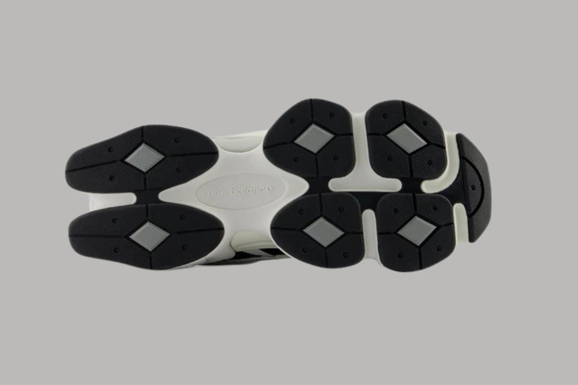 BLack & White 9060