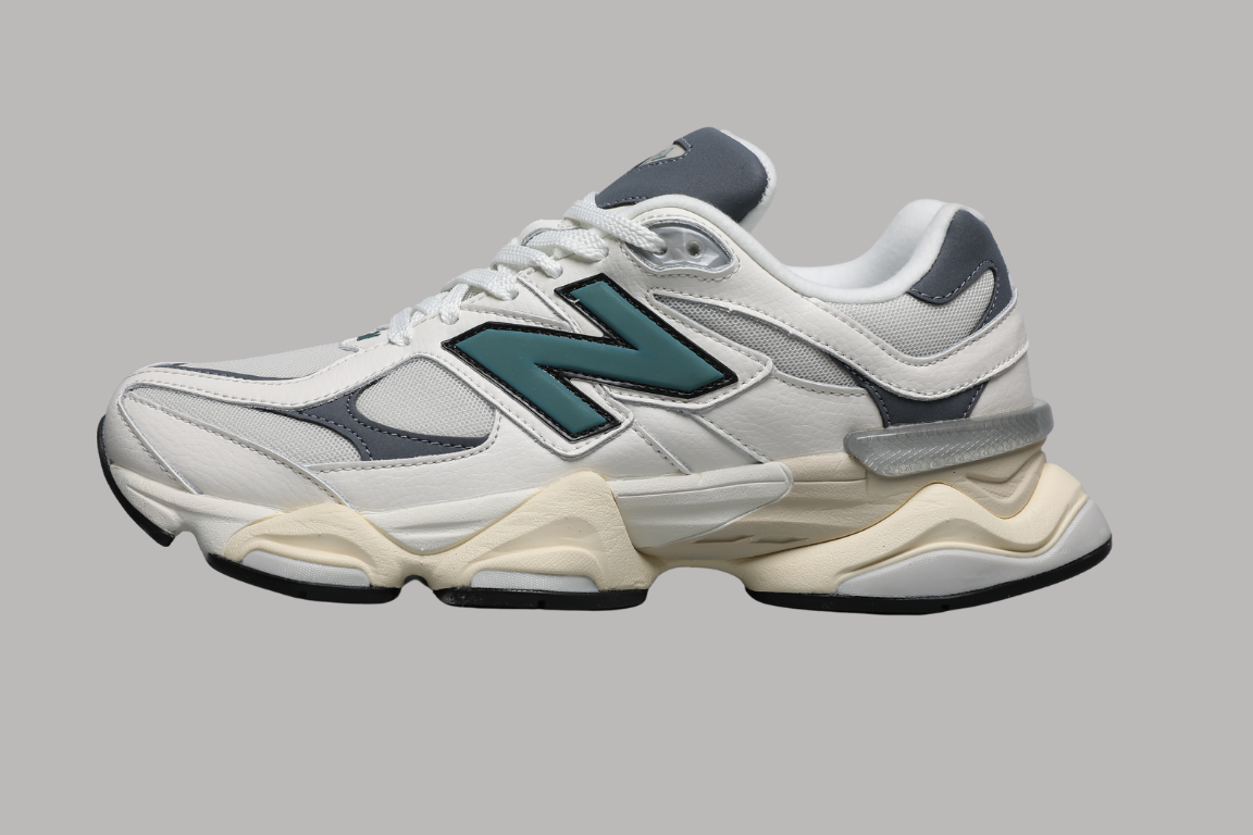 9060 Spruce Sneakers