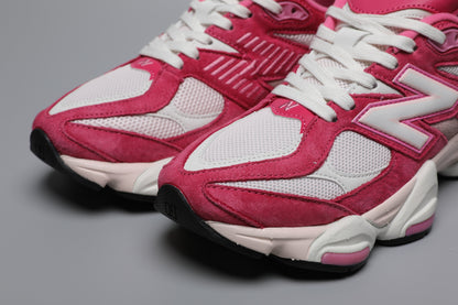 9060 Rose / Red Sneakers