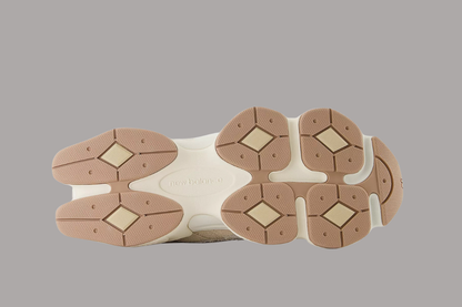 9060 Bisque / Sea Salt Sneakers