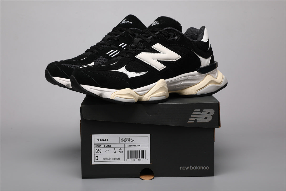 9060 Black / White Sneakers