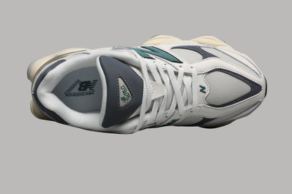 9060 Spruce Sneakers