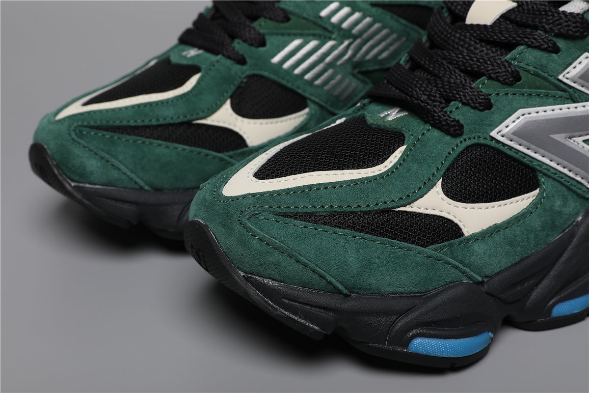 9060 Green / White Sneakers