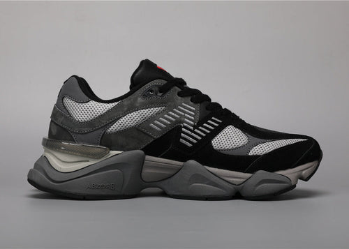 9060 Black Sneakers