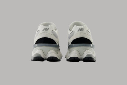 BLack & White 9060