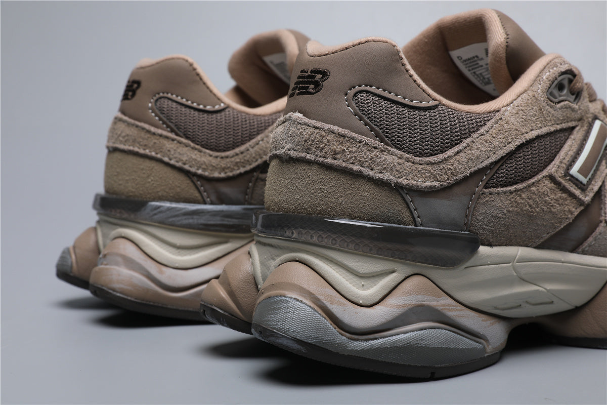 9060 Mushroom Brown Sneakers