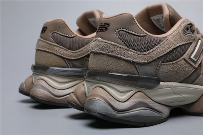 9060 Mushroom Brown Sneakers
