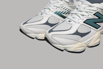 9060 Spruce Sneakers