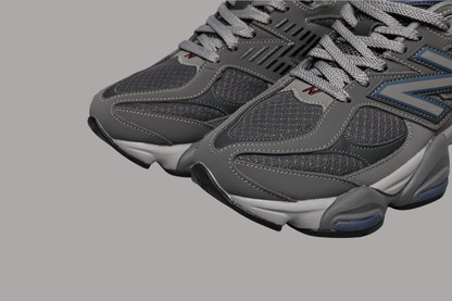 9060 Castlerock Sneakers
