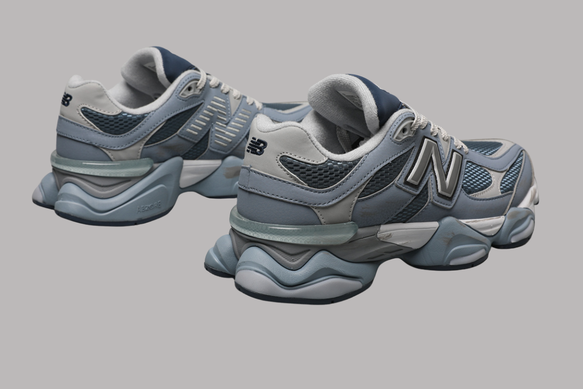 9060 Daze Blue Sneakers