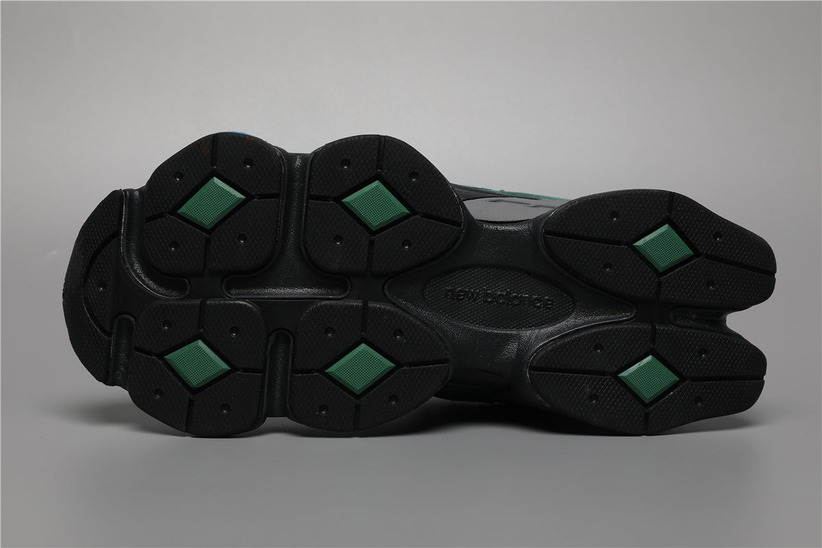 9060 Green / White Sneakers