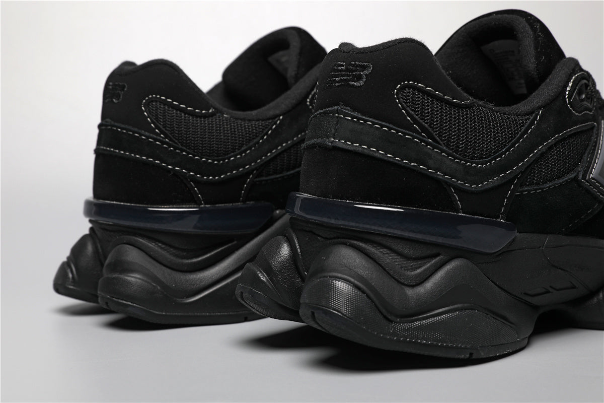 9060 Full Black Edition Sneakers