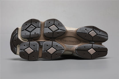 9060 Mushroom Brown Sneakers