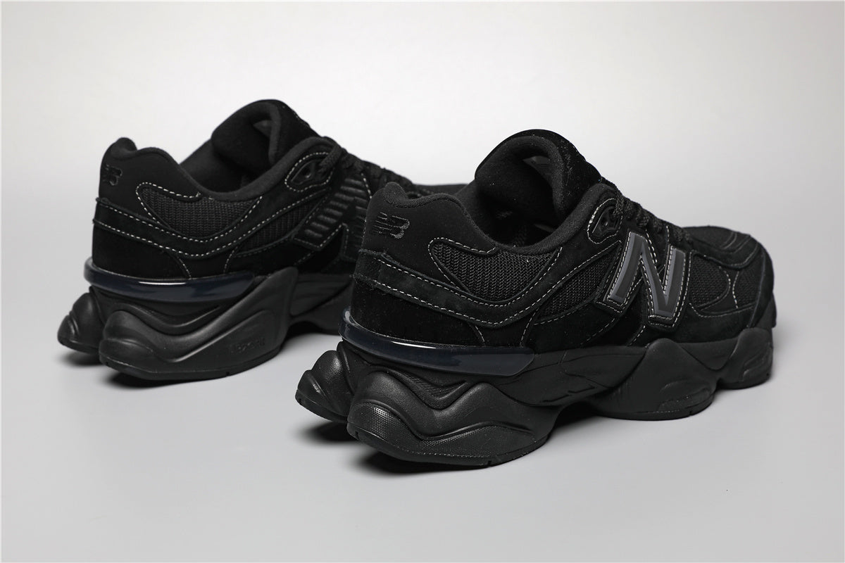 9060 Full Black Edition Sneakers