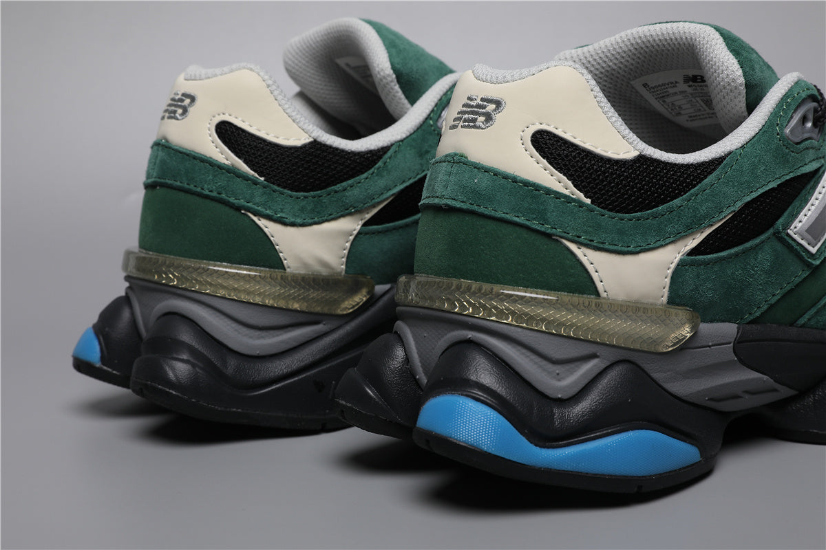 9060 Green / White Sneakers