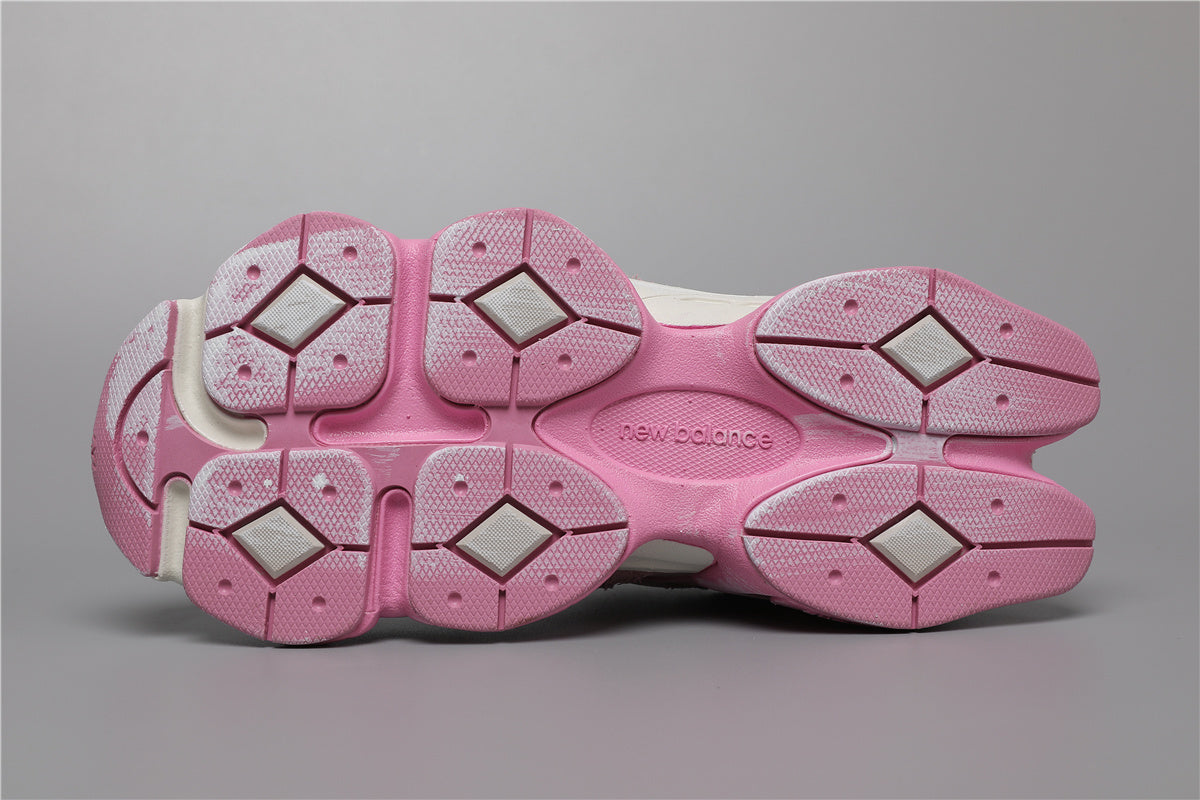 9060 Pink Sneakers
