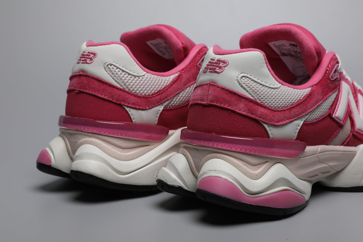 9060 Rose / Red Sneakers