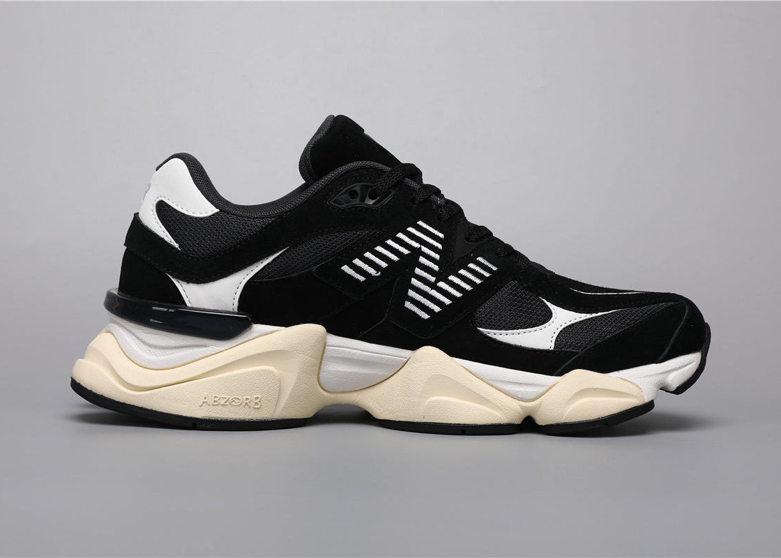 9060 Black / White Sneakers