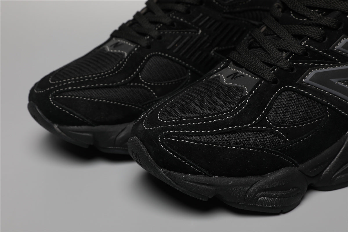 9060 Full Black Edition Sneakers