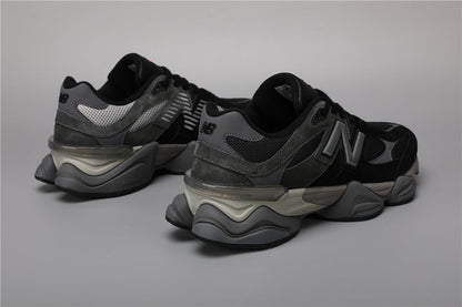 9060 Black Sneakers