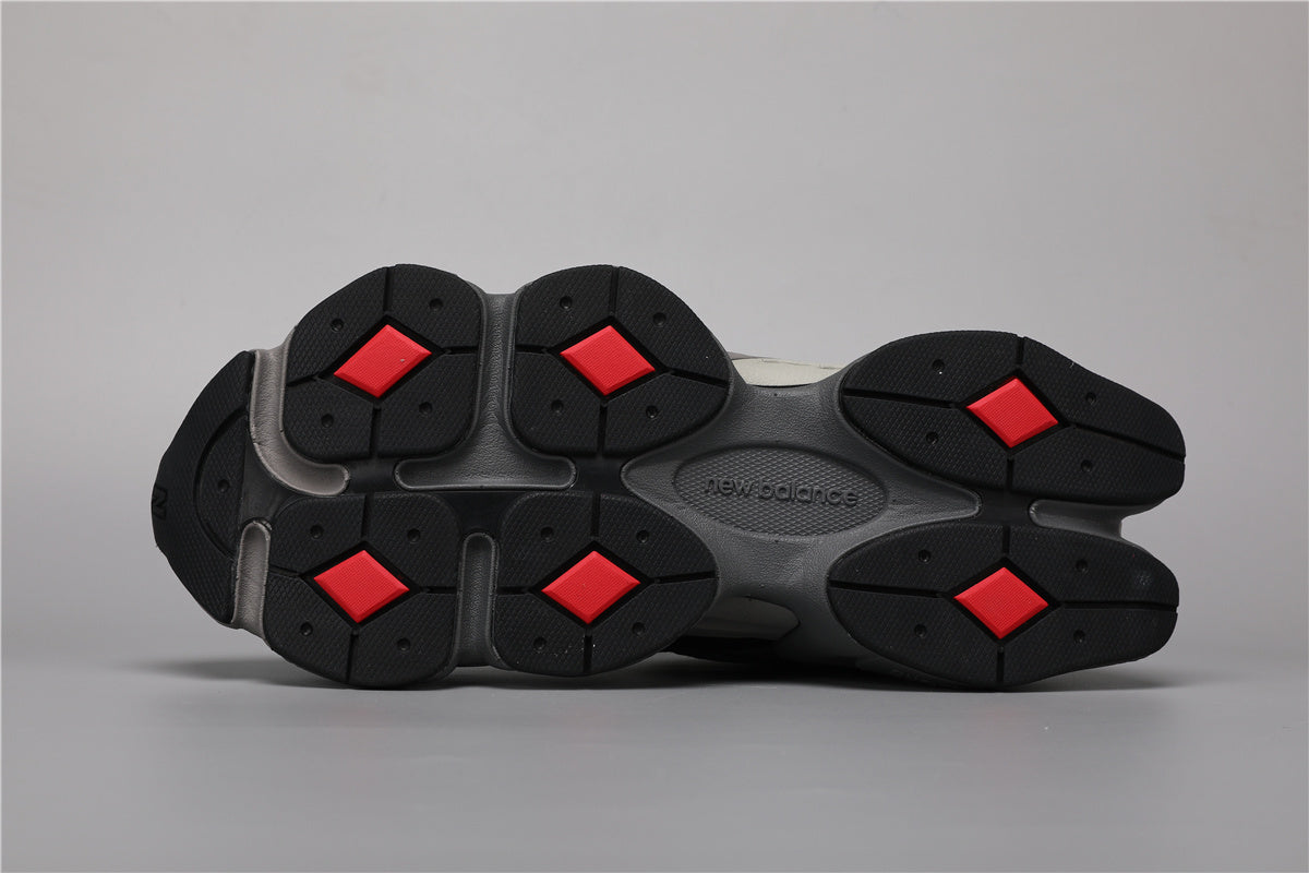 9060 Black Sneakers