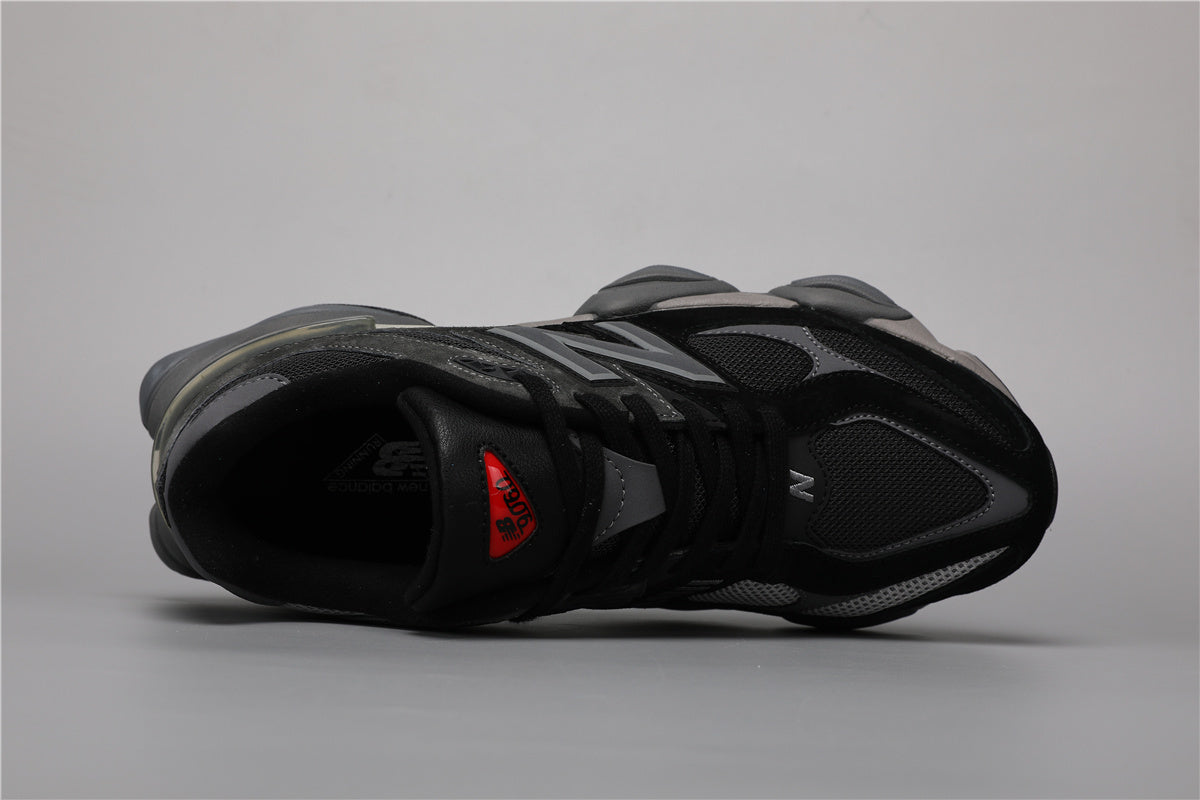 9060 Black Sneakers