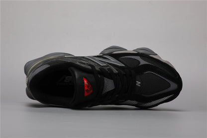 9060 Black Sneakers