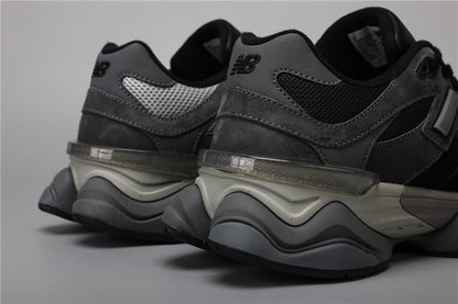 9060 Black Sneakers